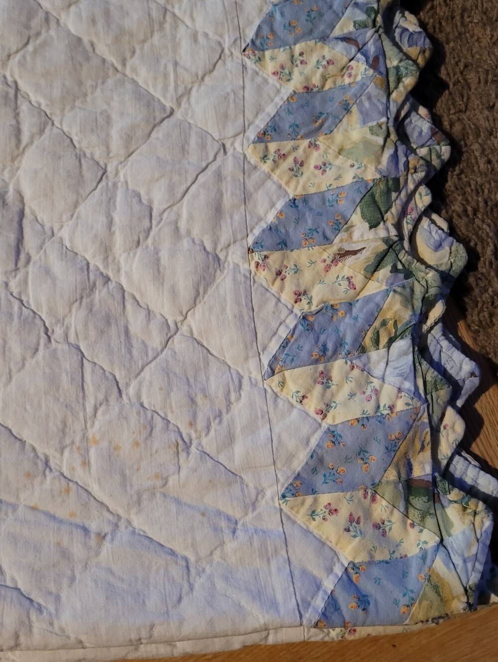Vintage Handmade Quilt - Picture 3 of 13